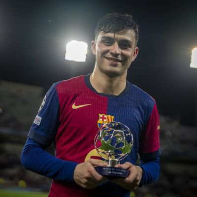 Pedri con el MVP del partido de la Champions (@Pedri)