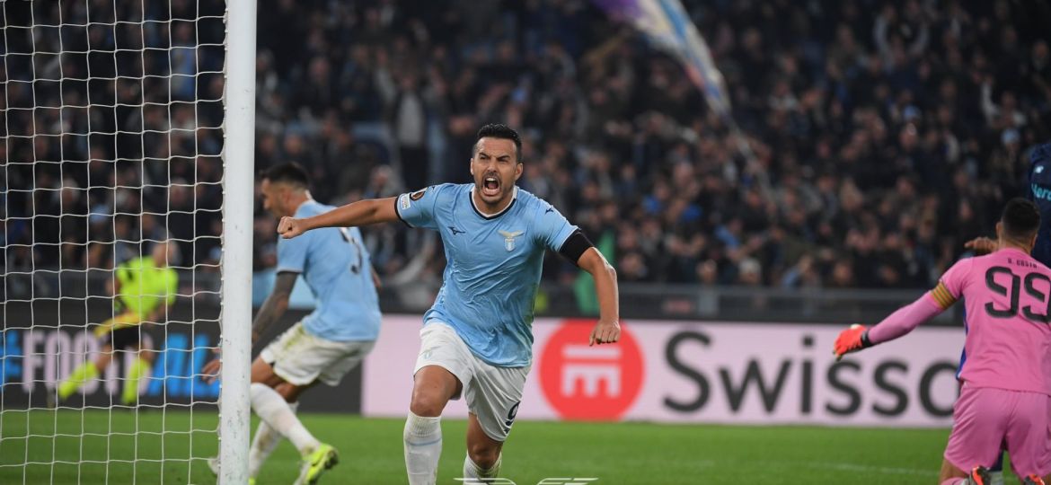 Pedro celebrando el gol de la victoria ante el Oporto (@OfficialSSLazio)