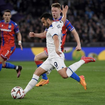 Pedro en el partido de vuelta ante el Viktoria Plzen (@_Pedro17_)