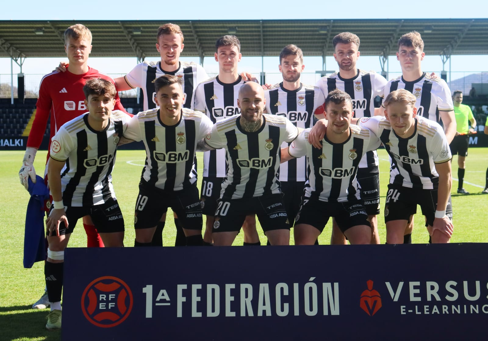 Quique Rivero en el once (Real Unión)