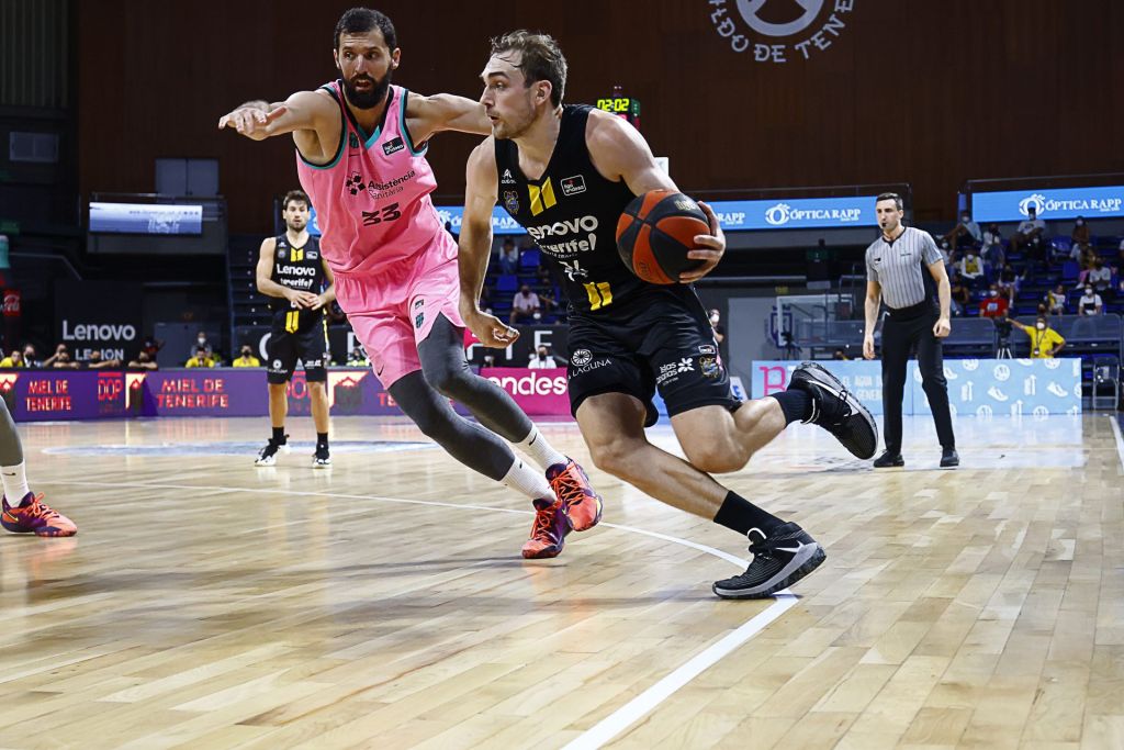Tyler Cavanaugh en un partido contra el Barça (ACB Media / Emilio Cobos)