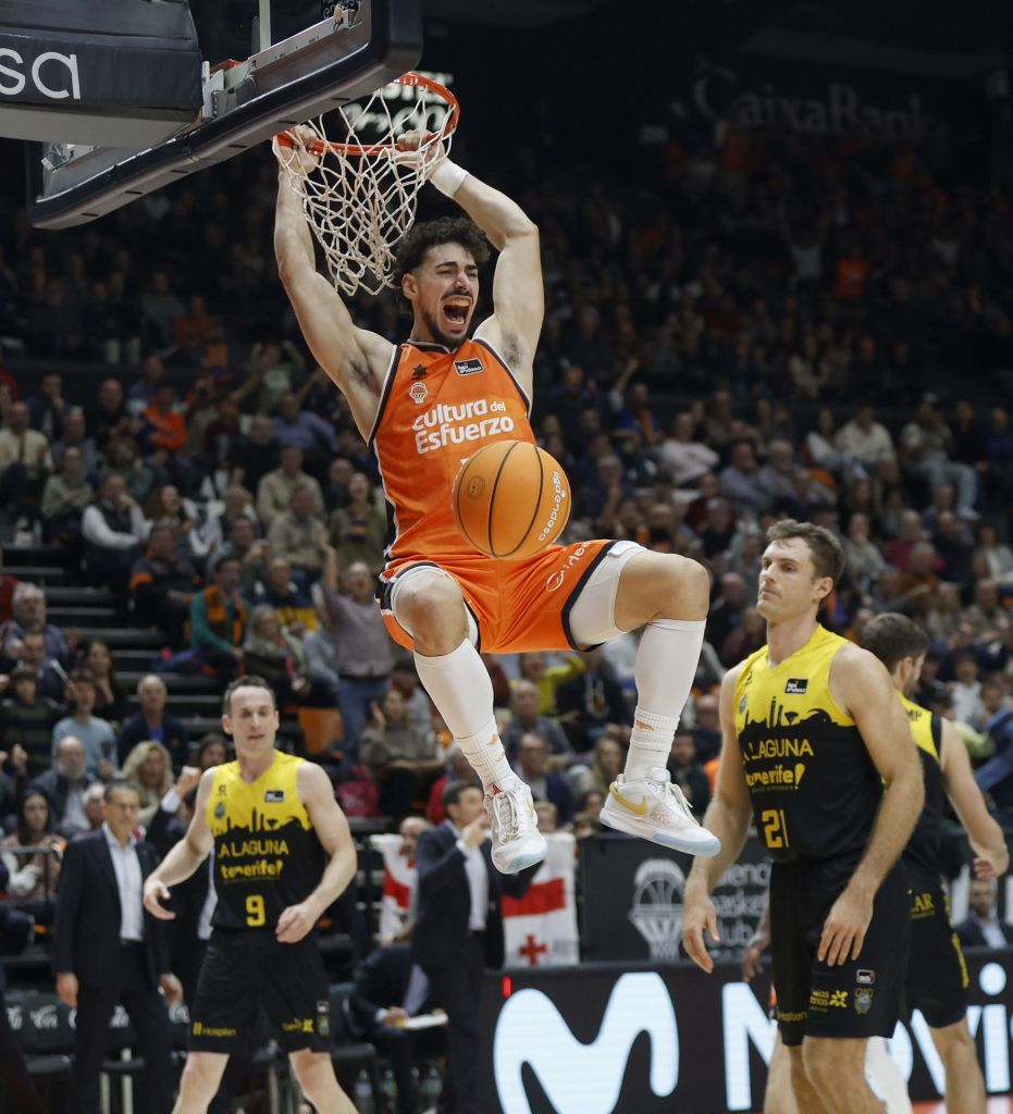 Imagen del Valencia- La Laguna Teneife (acb Photo - Miguel Ángel Polo)