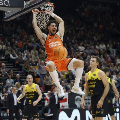Imagen del Valencia- La Laguna Teneife (acb Photo - Miguel Ángel Polo)