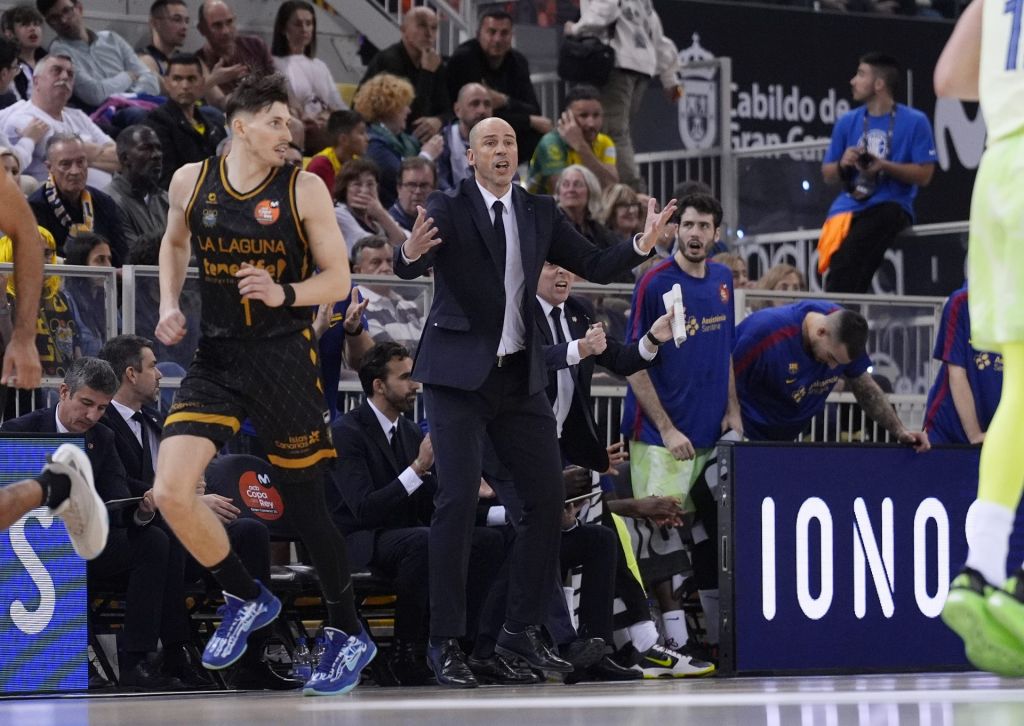 Joan Peñarroya durante el partido ante los aurinegros en Copa (ACB Media / Mariano Pozo)
