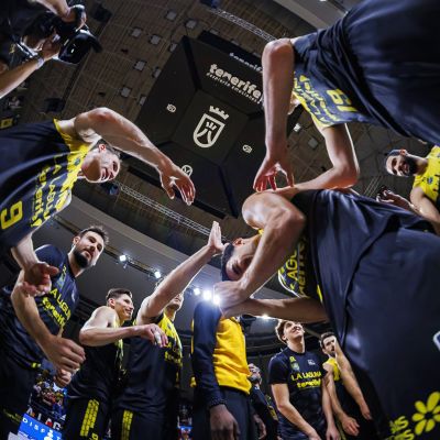 Jugadores de La Laguna Tenerife (ACB PHOTO)
