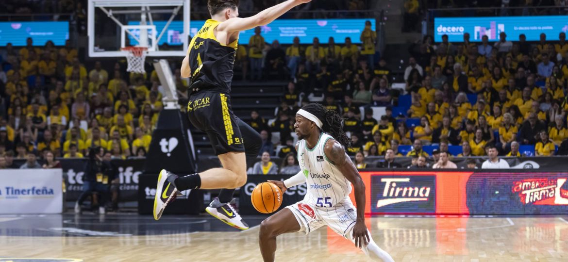 Kendrick Perry hace volar a David Krämer (ACB Media)