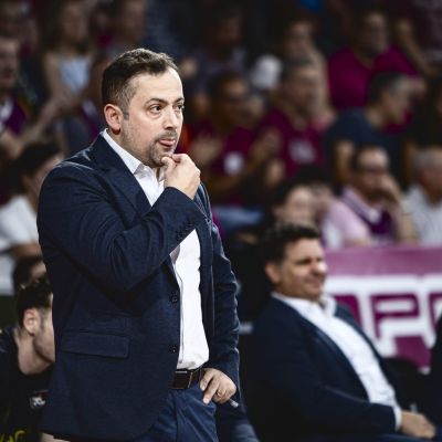 Juan Gatti dirigiendo a La Laguna Tenerife (acb Photo / Pol Puertas)