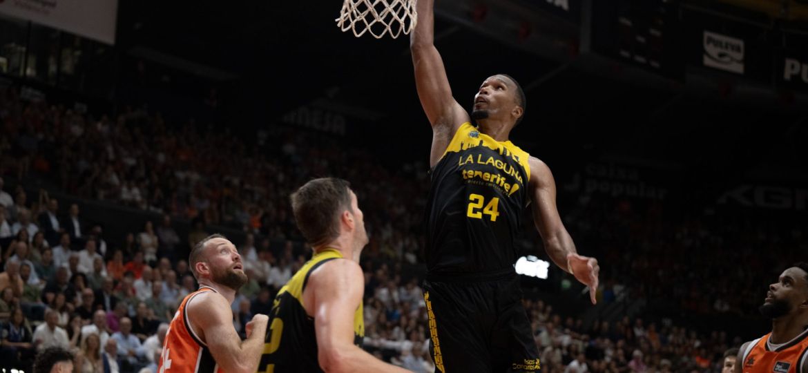 Yanis Morin en la eliminatoria ante Valencia Basket (ACB Media / José Manuel Casares)