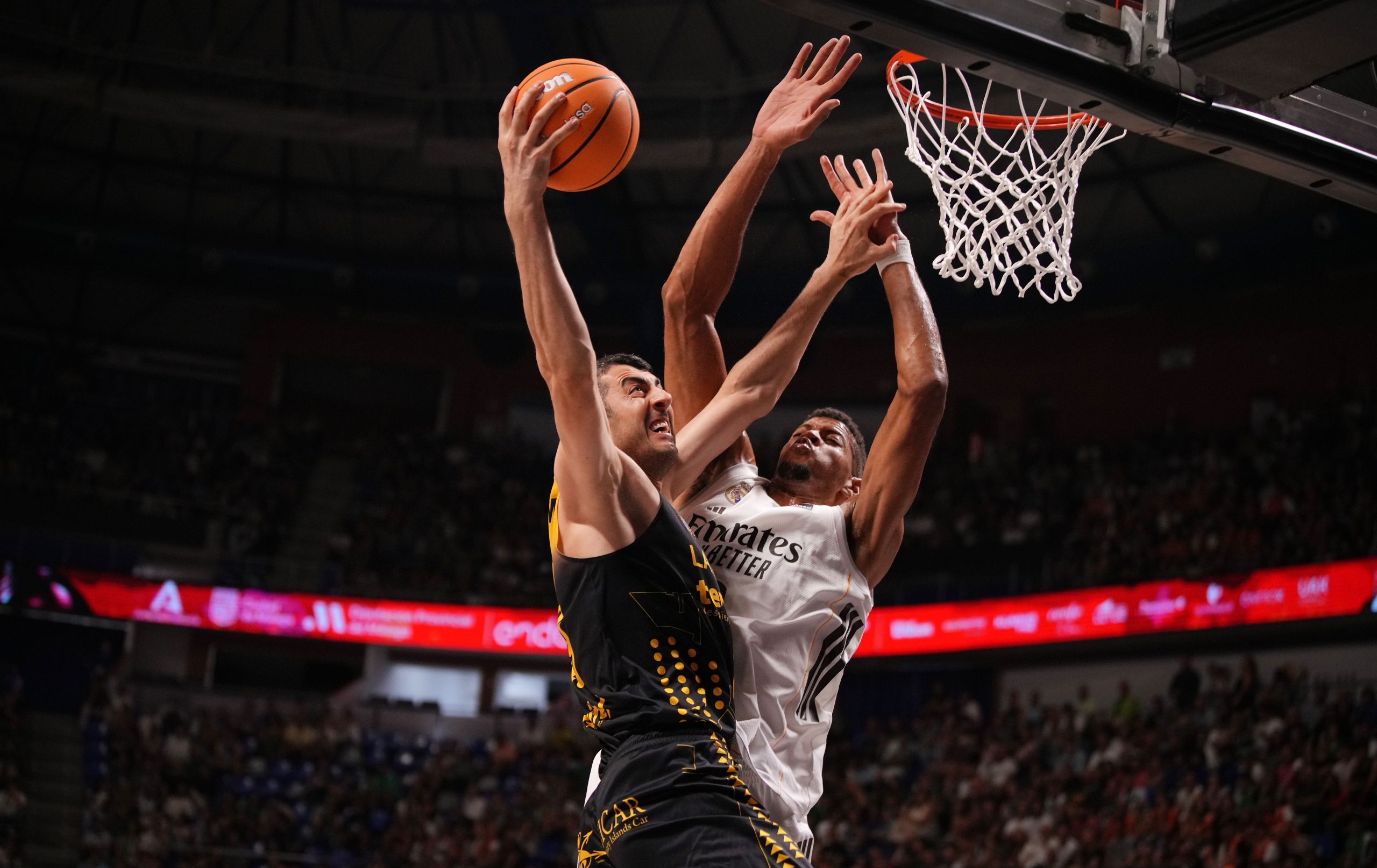 Shermadini, durante el partido (Mariano Pozo - ACB PHOTO)