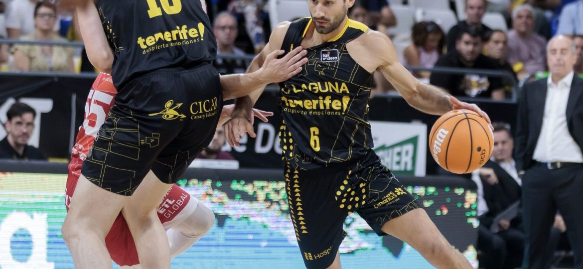 Bruno Fitipaldo utilizando el bloqueo de Shermadini (ACB Media / Emilio Cobos)