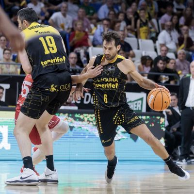 Bruno Fitipaldo utilizando el bloqueo de Shermadini (ACB Media / Emilio Cobos)