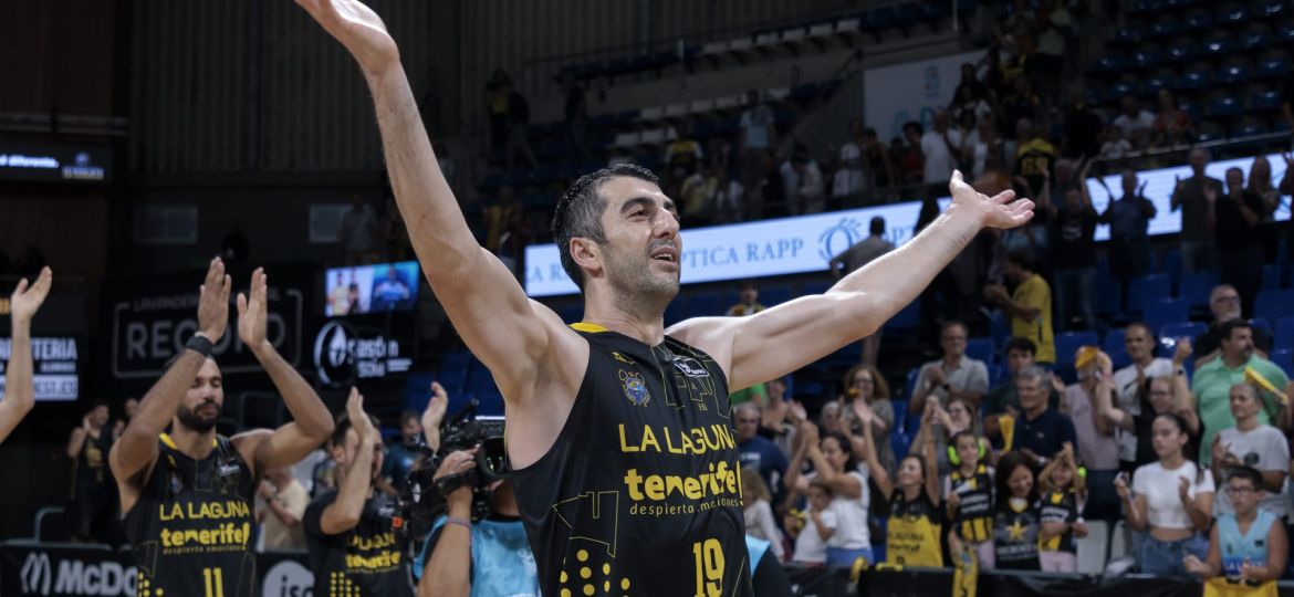 Gio Shermadini tras una victoria aurinegra (ACB Media / Emilio Cobos)