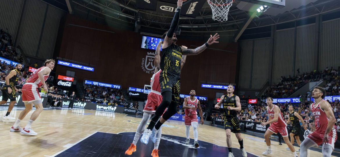 Bandeja de Fran Guerra contra UCAM Murcia (ACB Media)