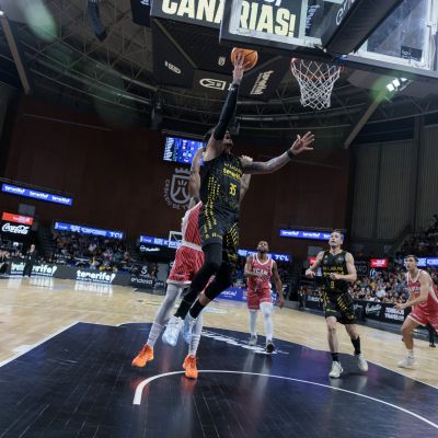 Bandeja de Fran Guerra contra UCAM Murcia (ACB Media)