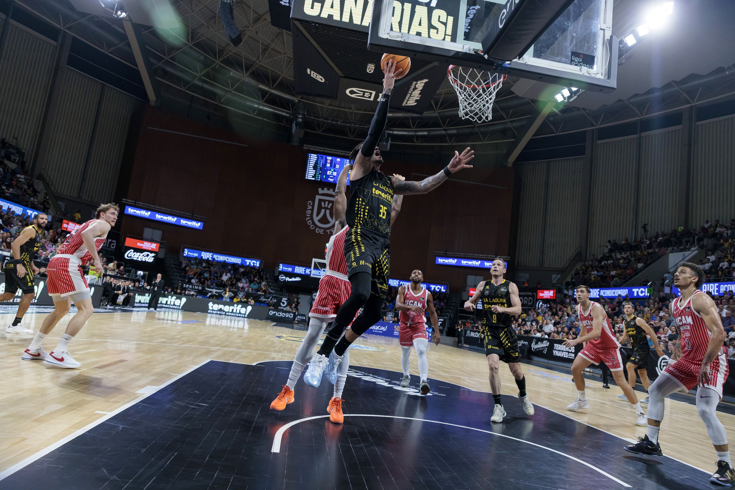 Bandeja de Fran Guerra contra UCAM Murcia (ACB Media)