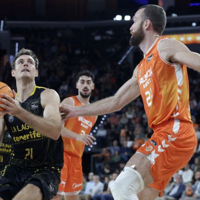 Tim Abromaitis ante Valencia Basket (ACB Media / Miguel Ángel Polo)