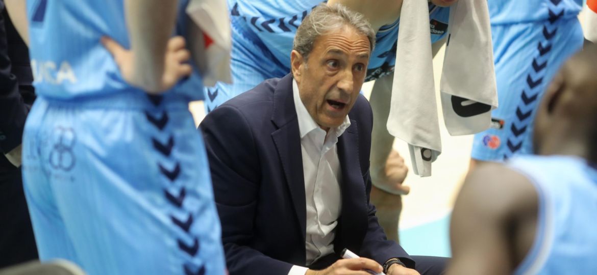 Luis Casimiro durante un tiempo muerto (Carlos Castro/ACB Photo)