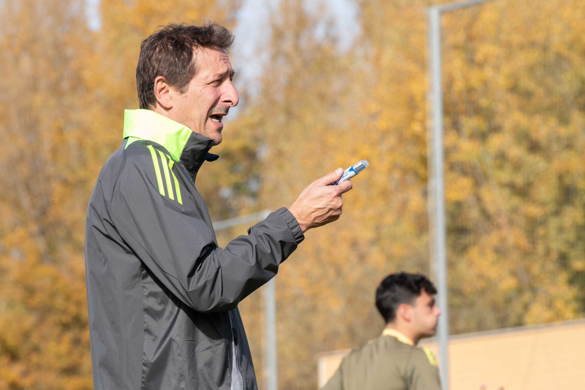 Ramis dirigiendo al Burgos (@Burgos_CF)