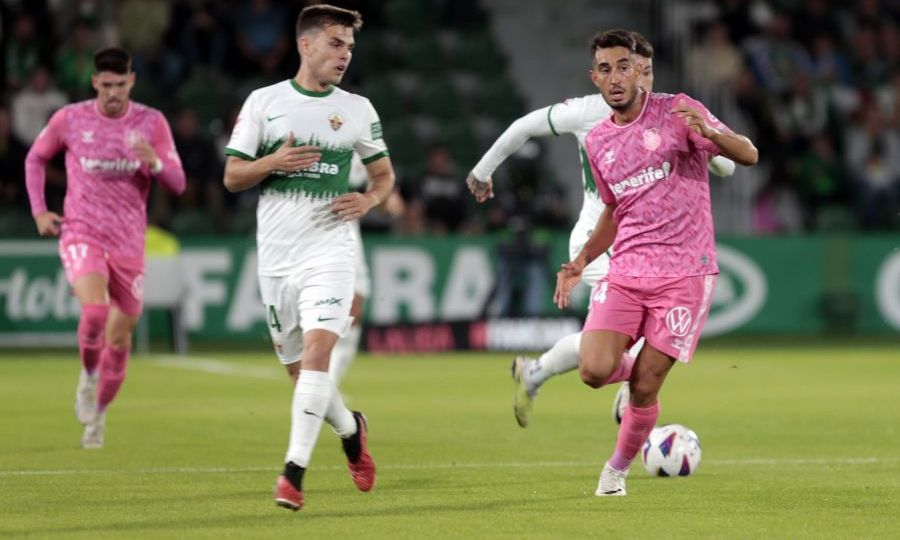 Roberto López en el partido contra el Elche (LALIGA)