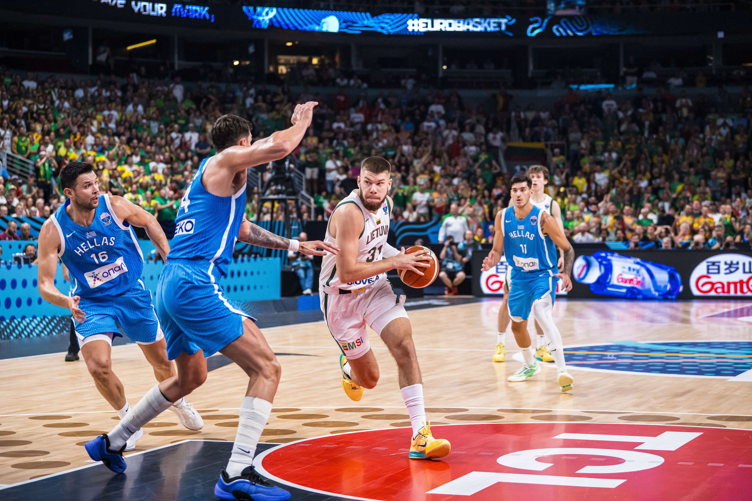 Rokas Giedraitis ante Grecia (FIBA)
