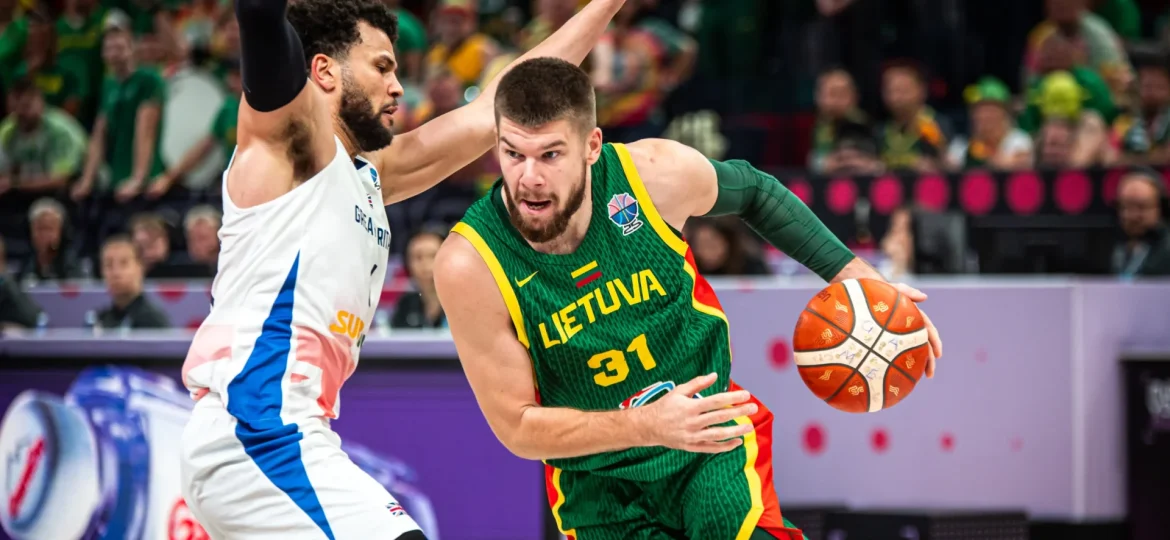 Rokas Giedraitis contra Gran Bretaña (FIBA)