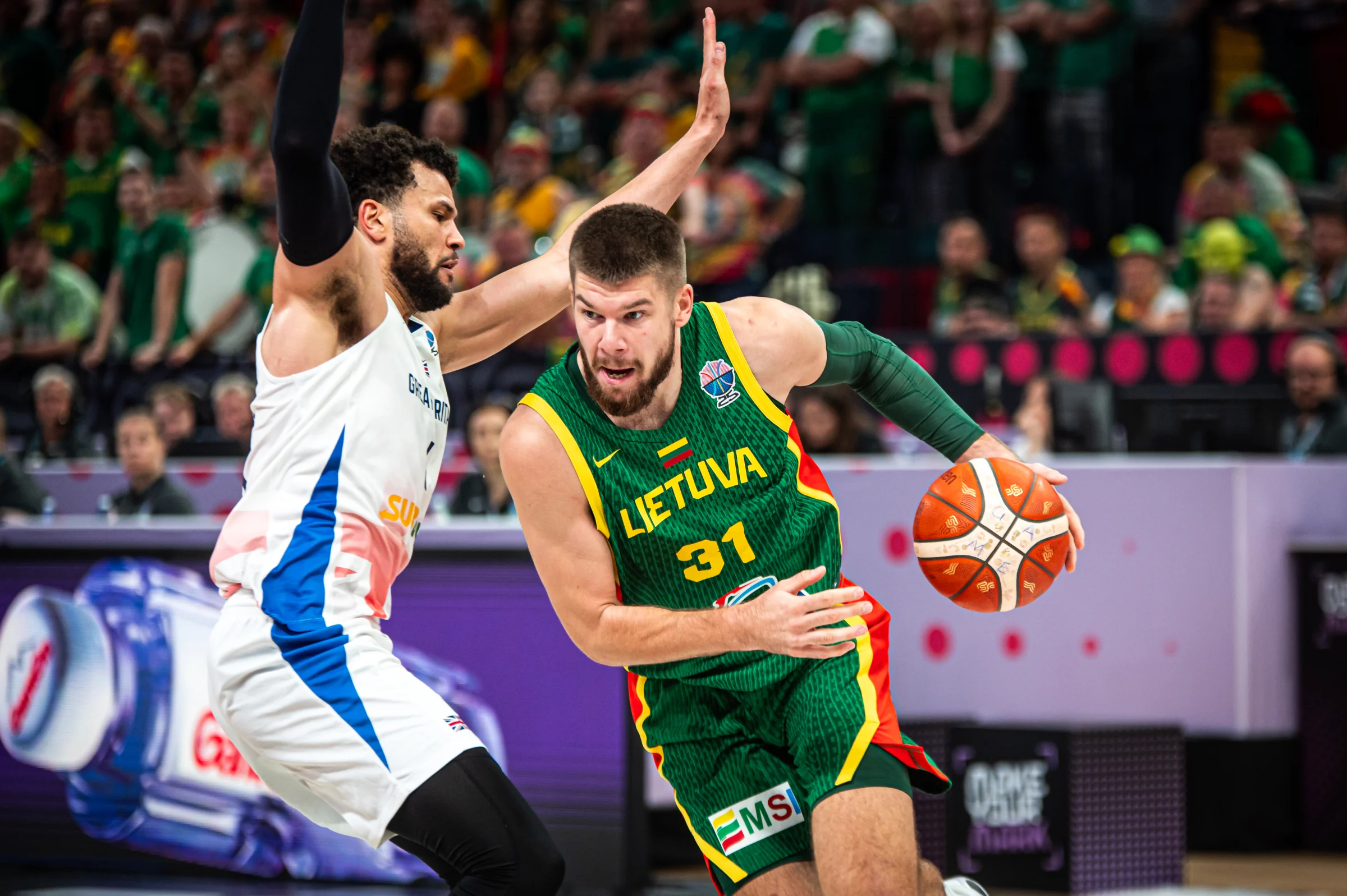 Rokas Giedraitis contra Gran Bretaña (FIBA)