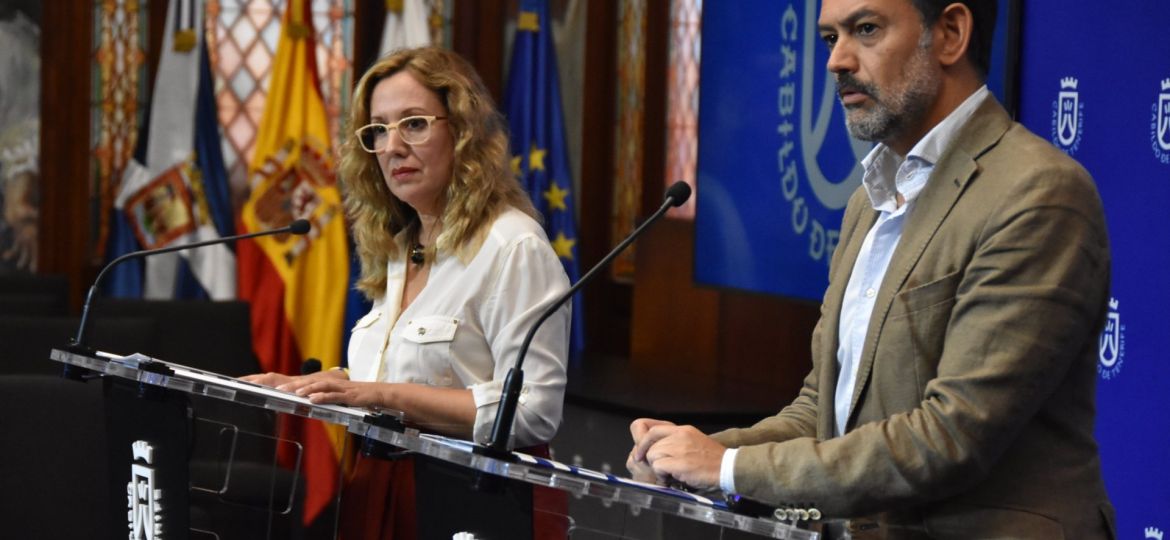 Rosa Dávila en una rueda de prensa (@rdavmam)