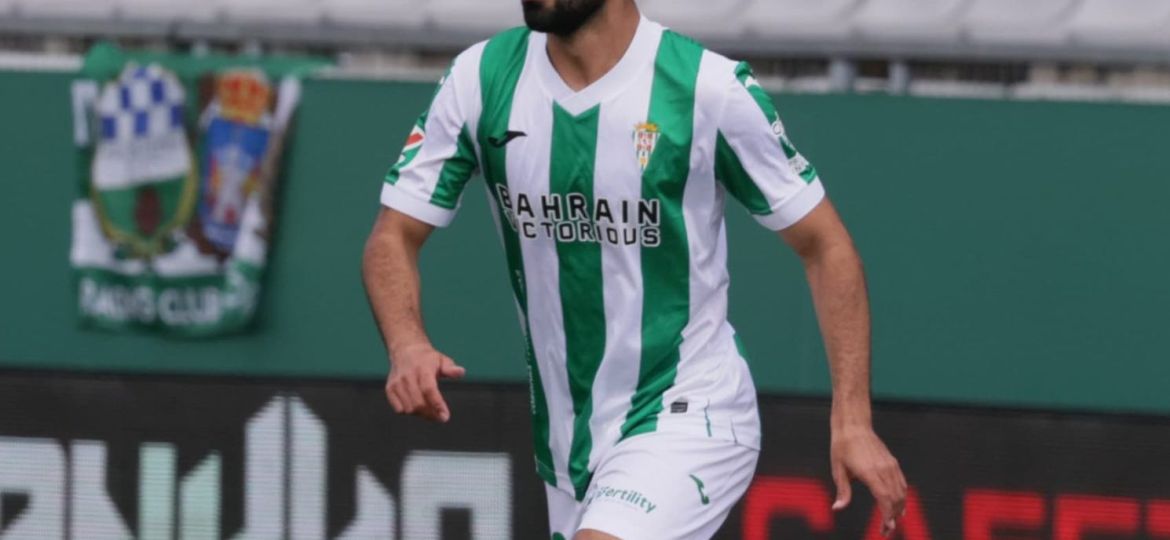 Rubén Alves con la elástica blanquiverde (@CordobaCF_ofi)