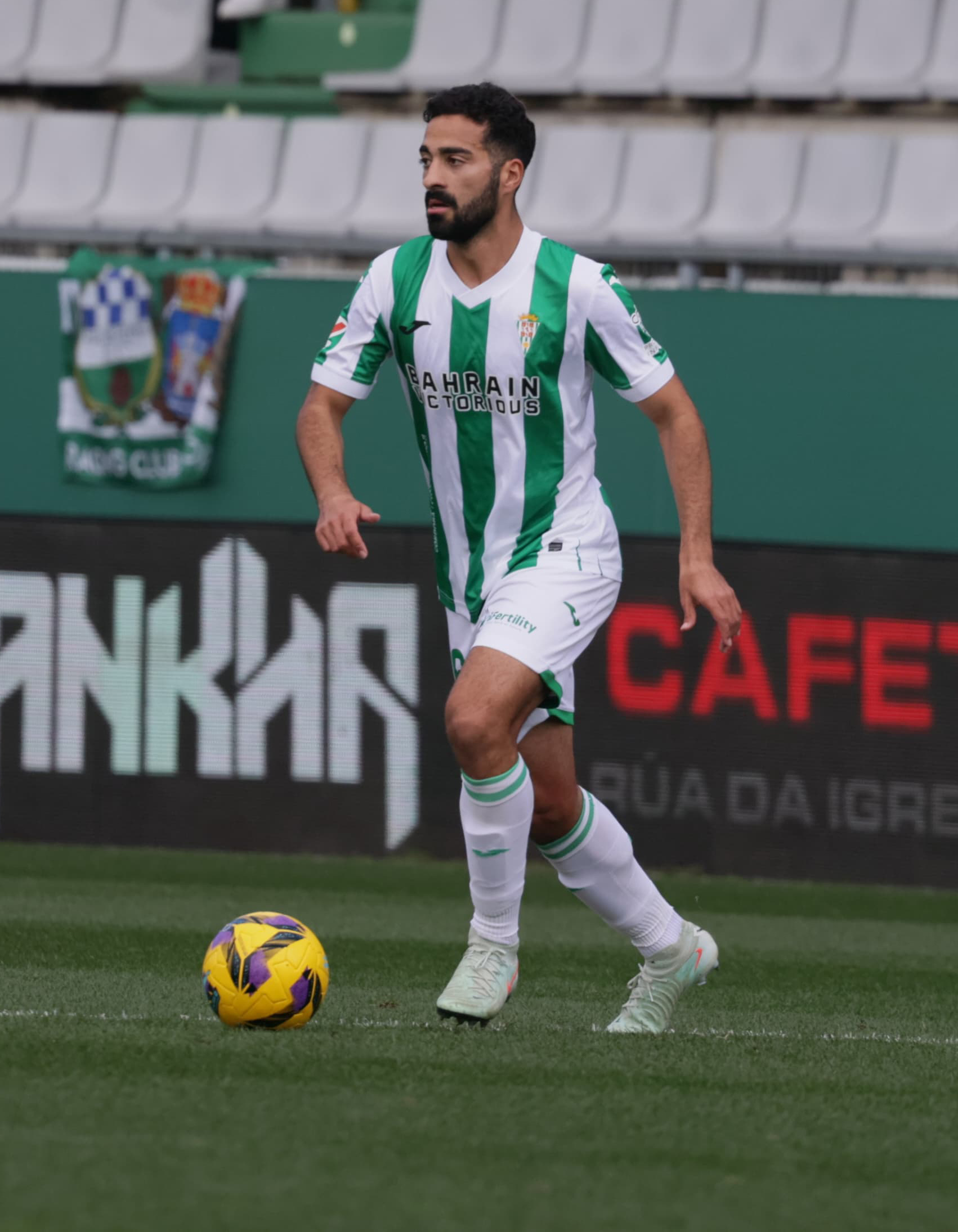 Rubén Alves con la elástica blanquiverde (@CordobaCF_ofi)