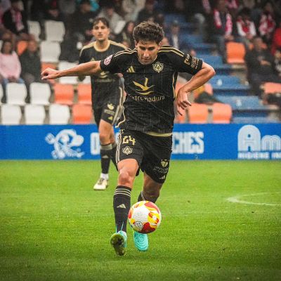 Rubén Valdera en el partido en Lugo (@CPCacerenoSAD)
