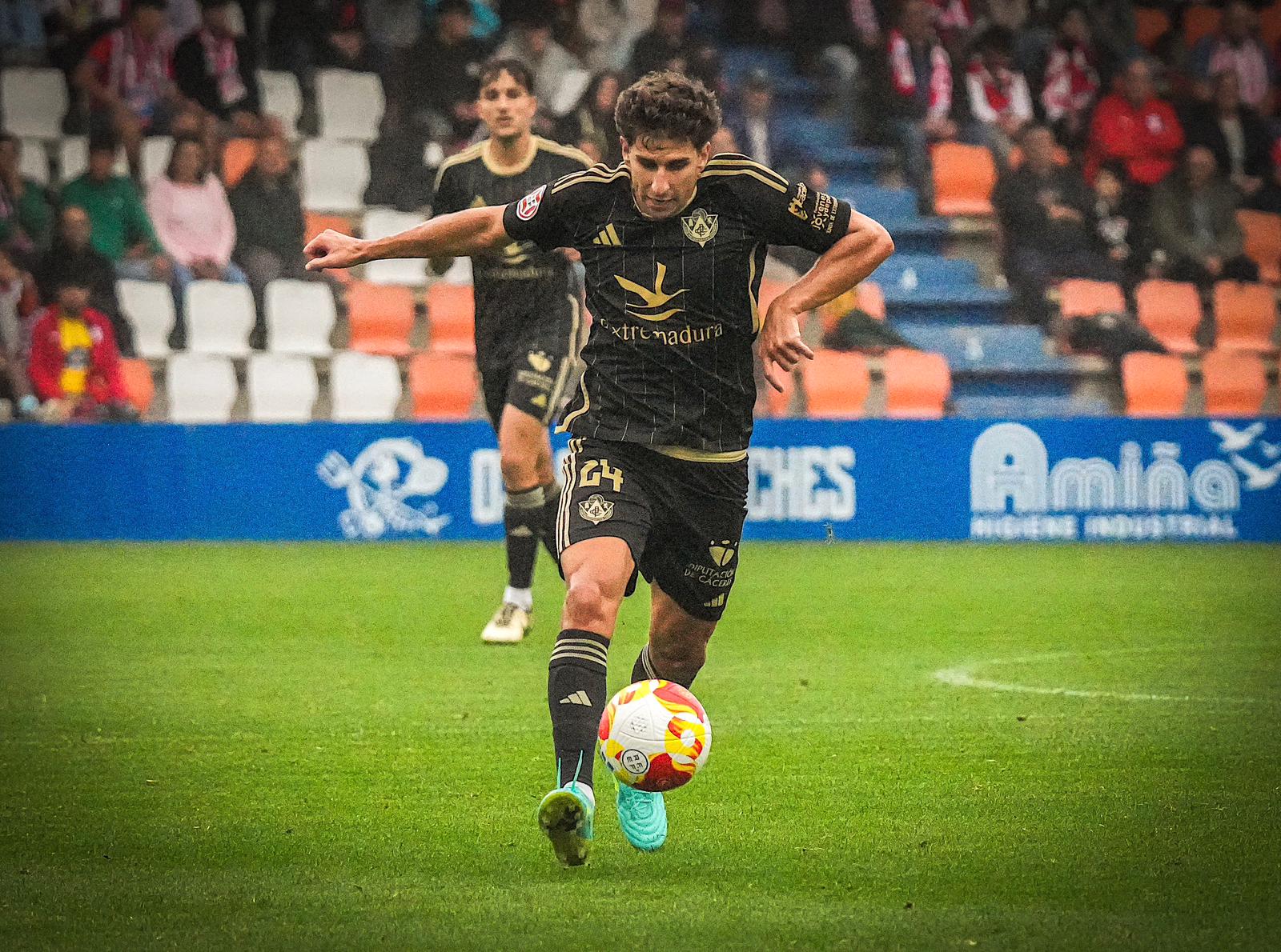 Rubén Valdera en el partido en Lugo (@CPCacerenoSAD)