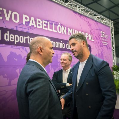 El alcalde lagunero y el presidente aurinegro en la presentación del nuevo pabellón (CEDIDA)