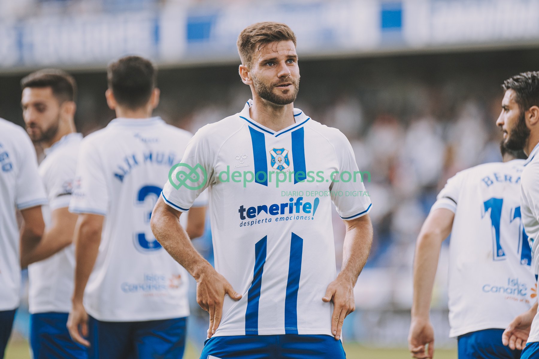 Mario González ante el Fuenla. (DEPORPRESS)