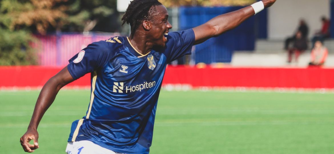 Salifo celebra un gol (CD TENERIFE)