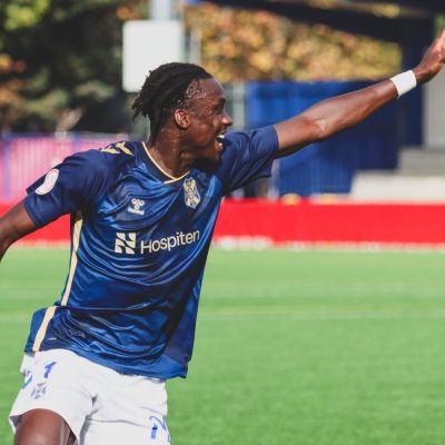 Salifo celebra un gol (CD TENERIFE)