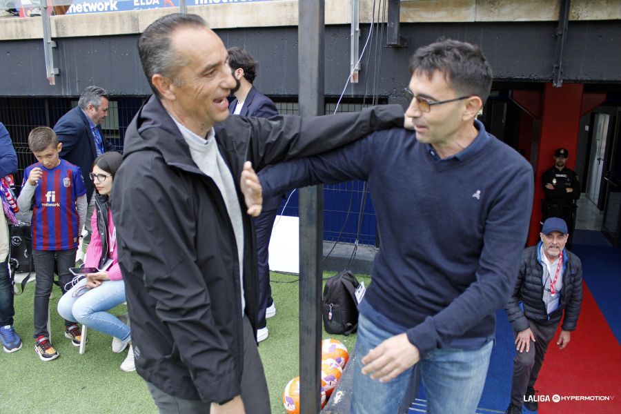 Saludo entre Oltra y Garitano (La Liga)