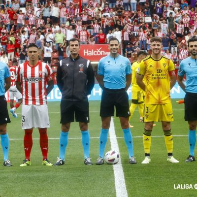 Salvador Lax Franco pitando un Sporting de Gijón - Mirandés (CD Tenerife)