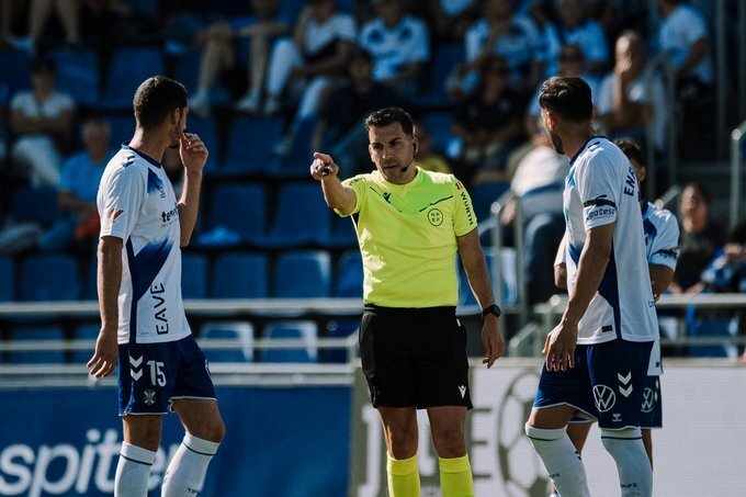 Sánchez Villalobos en el Tenerife- Éibar (CD TENERIFE)