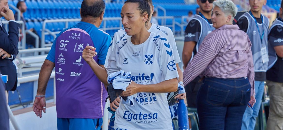 Sandra Castelló en el Heliodoro (CD Tenerife Femenino)