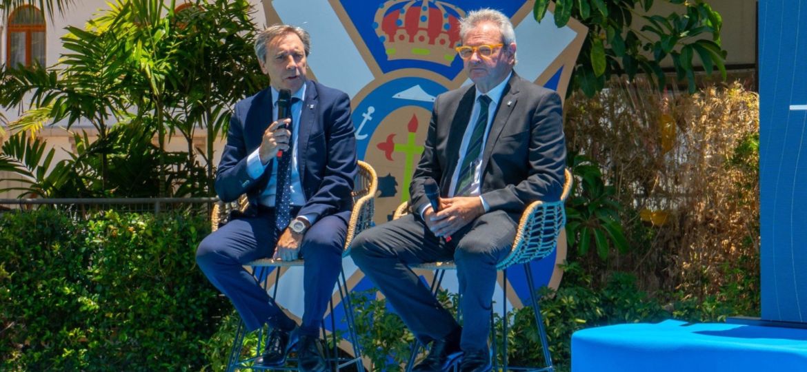 Sergio Batista junto a Felipe Miñambres (CD TENERIFE FEMENINO)