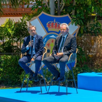 Sergio Batista junto a Felipe Miñambres (CD TENERIFE FEMENINO)