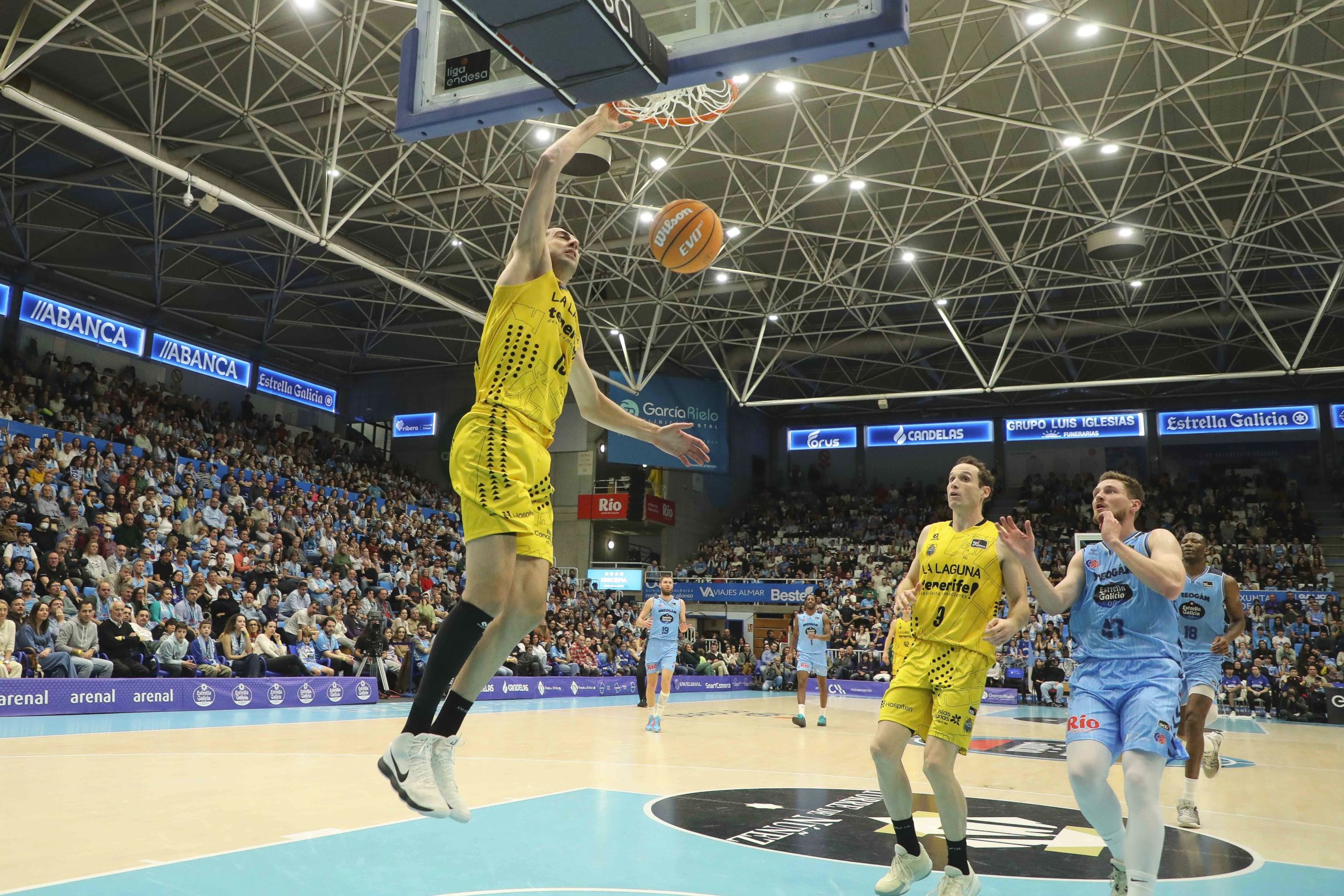 Shermadini anota un mate (@CB1939CANARIAS).
