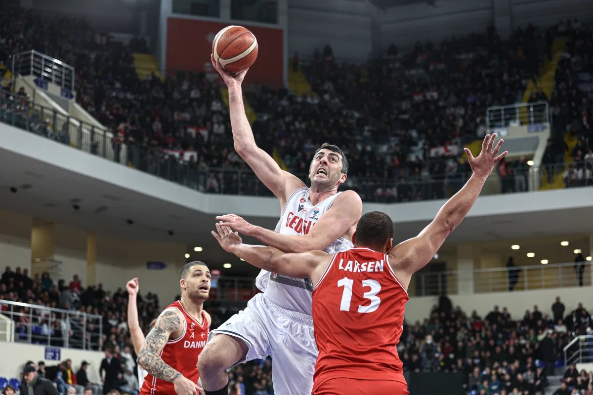 Gio Shermadini (@EUROBASKET).
