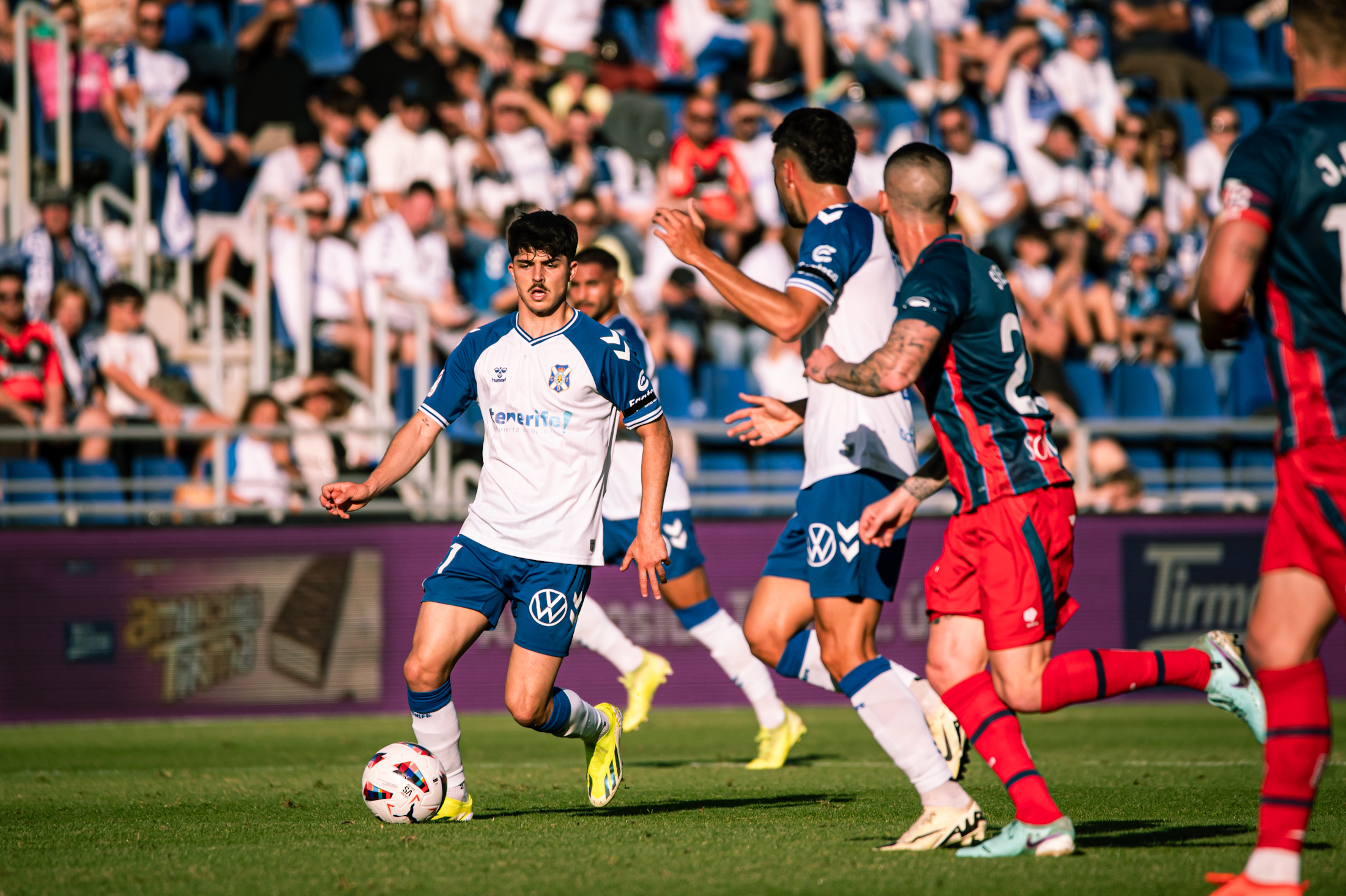 Teto, en una conducción (CD TENERIFE/SAN ACOSTA).
