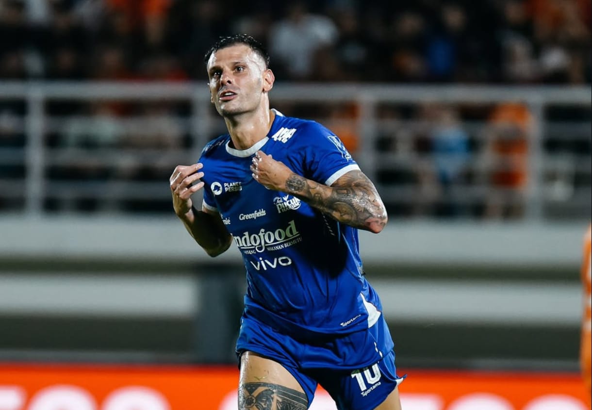 Tyronne del Pino celebrando un gol (@Tyronne11)