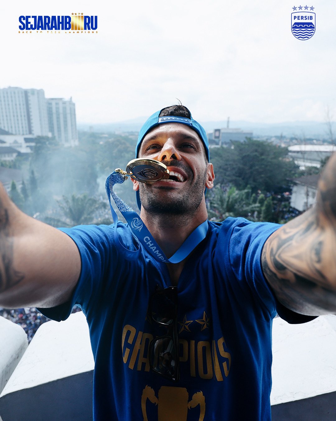 Tyronne (@PERSIB).