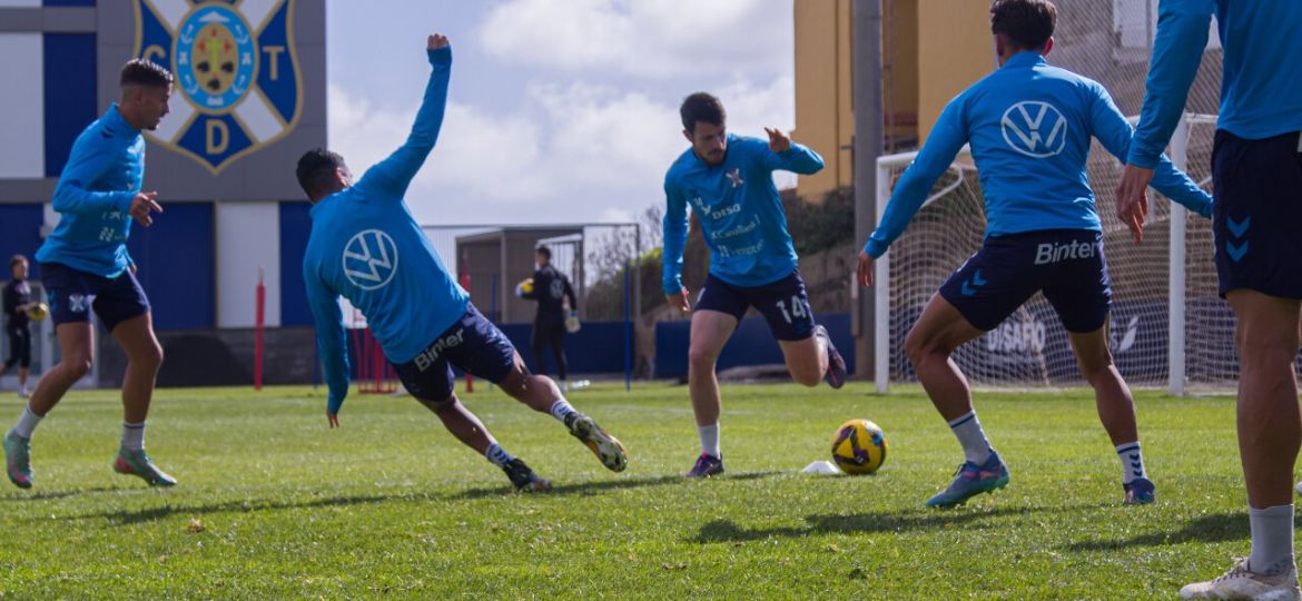 Un entrenamiento del Tenerife (CD TENERIFE)