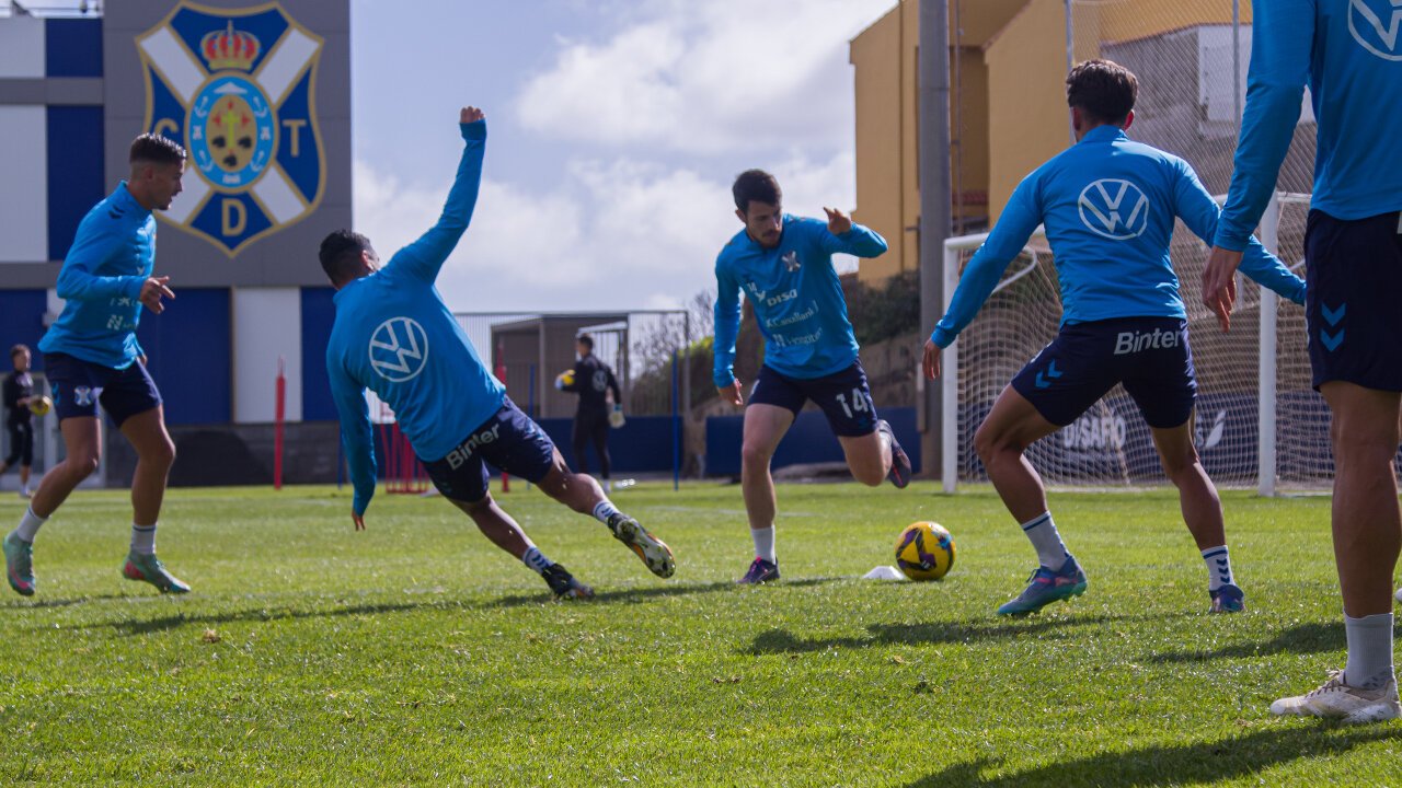 Un entrenamiento del Tenerife (CD TENERIFE)