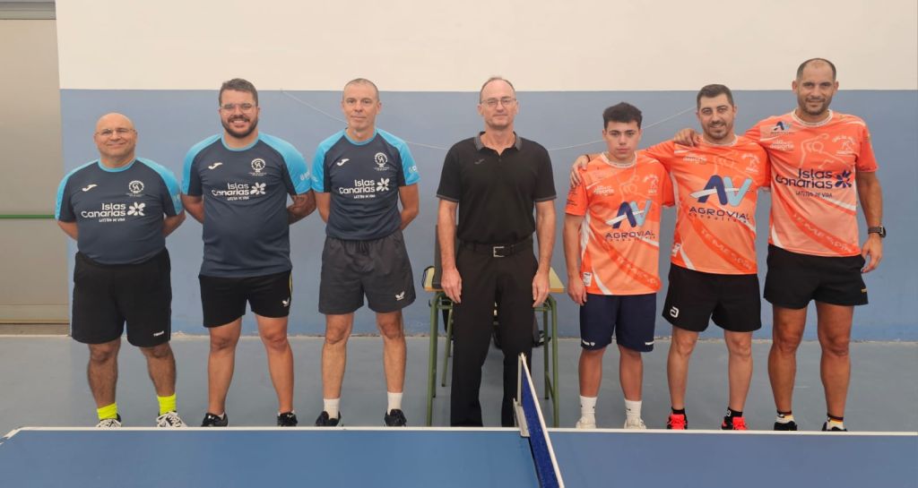 Uno de los equipos de tenis de mesa (CÍRCULO DE AMISTAD XII DE ENERO)