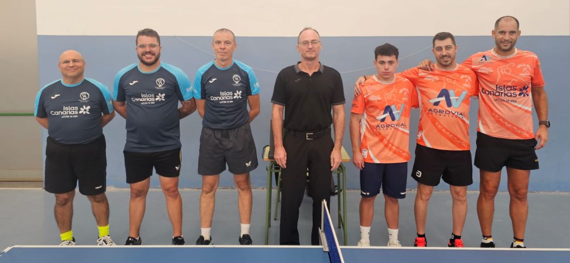 Uno de los equipos de tenis de mesa (CÍRCULO DE AMISTAD XII DE ENERO)